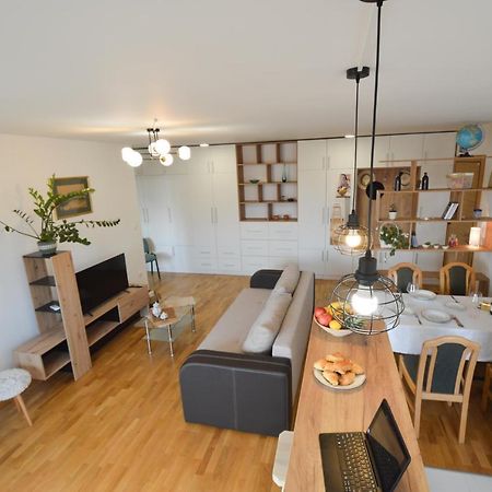 Shine24 - Spacious And Bright Apartment - New Novi Sad Eksteriør billede
