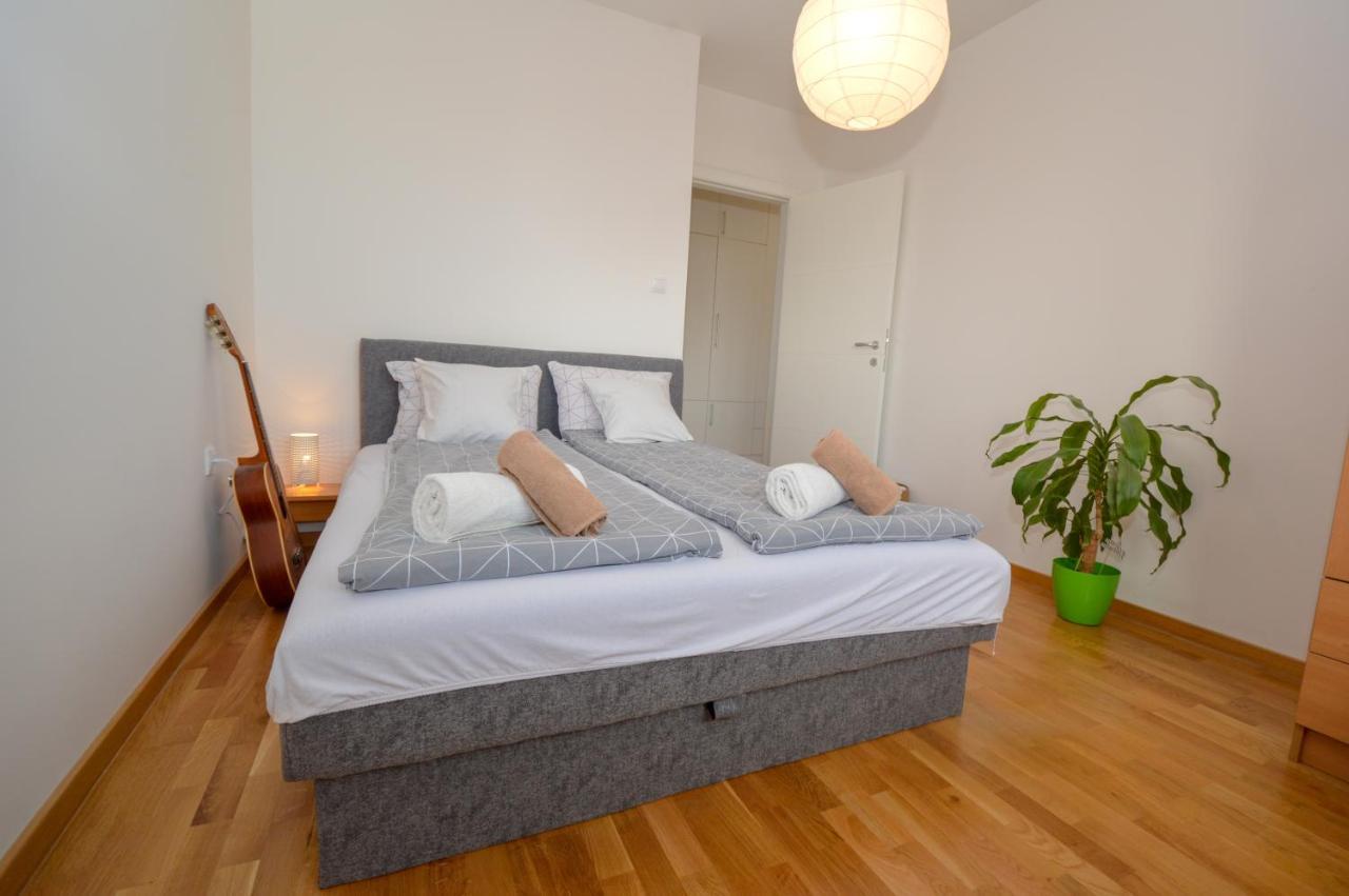 Shine24 - Spacious And Bright Apartment - New Novi Sad Eksteriør billede