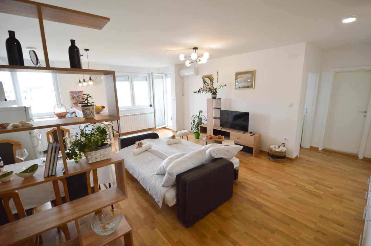 Shine24 - Spacious And Bright Apartment - New Novi Sad Eksteriør billede