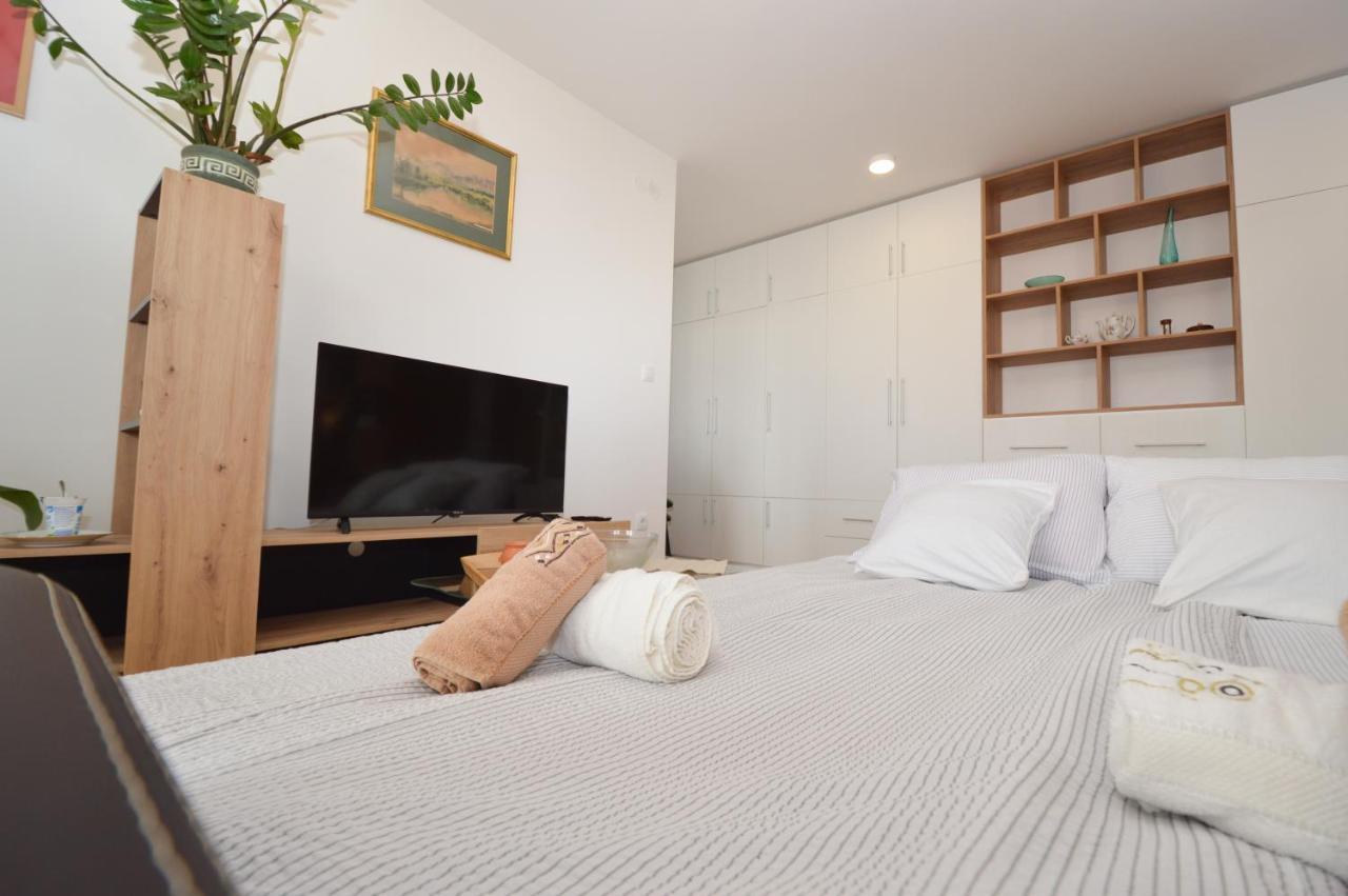 Shine24 - Spacious And Bright Apartment - New Novi Sad Eksteriør billede