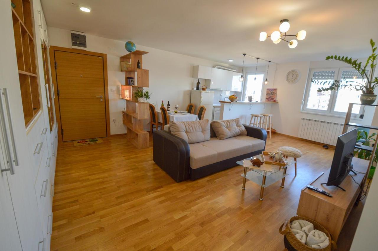 Shine24 - Spacious And Bright Apartment - New Novi Sad Eksteriør billede
