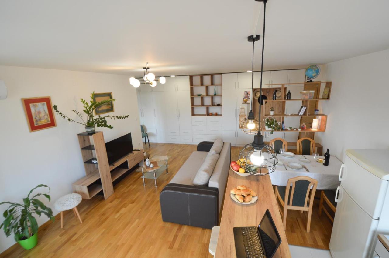 Shine24 - Spacious And Bright Apartment - New Novi Sad Eksteriør billede